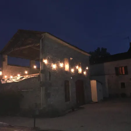 Les Cygnes Noirs Aujac (Charente-Maritime)
