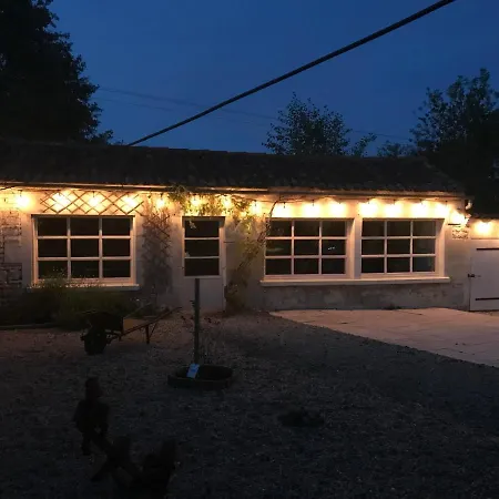 Les Cygnes Noirs Bed & Breakfast Aujac (Charente-Maritime)