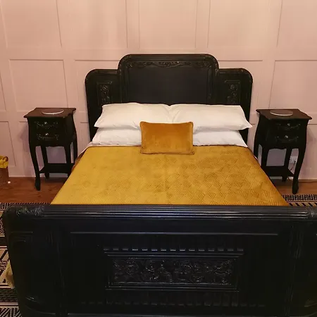 Les Cygnes Noirs Bed & Breakfast Aujac (Charente-Maritime)