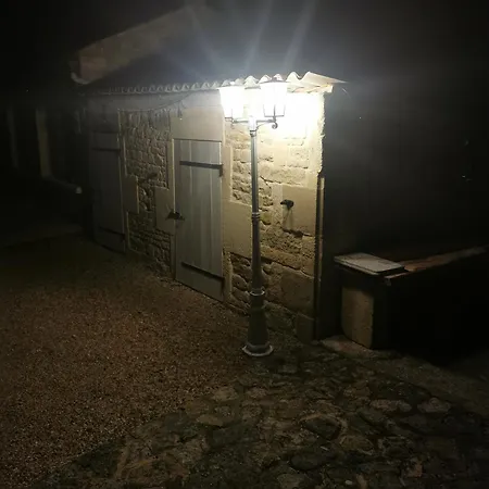 Les Cygnes Noirs Aujac (Charente-Maritime)