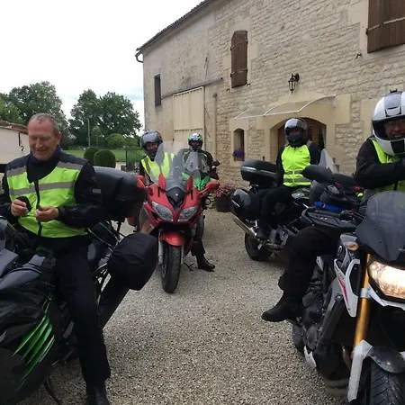 Les Cygnes Noirs ベッド・アンド・ブレックファスト オジャック