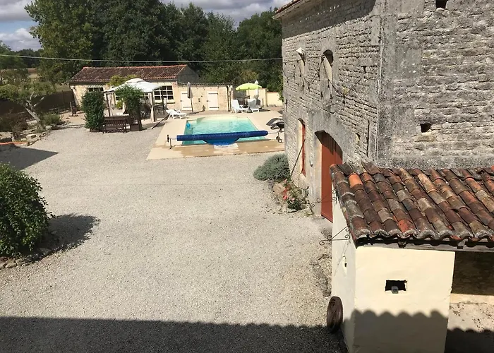 Bed and Breakfast Les Cygnes Noirs Aujac (Charente-Maritime)