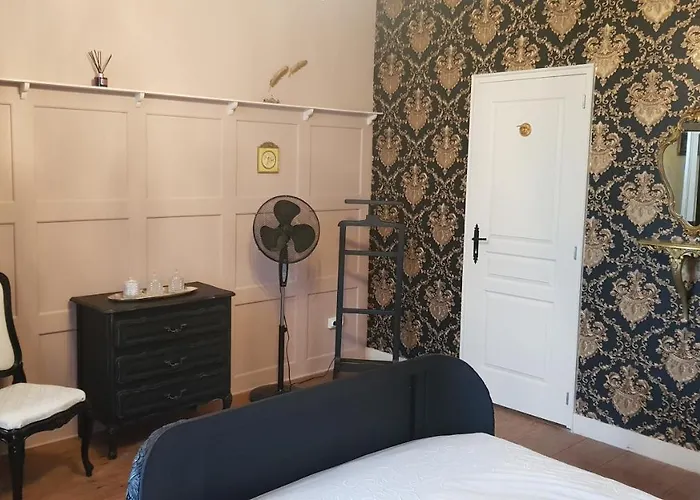 Les Cygnes Noirs Bed and Breakfast Aujac (Charente-Maritime)