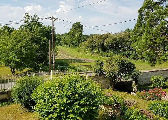 Les Cygnes Noirs Bed and Breakfast 4*