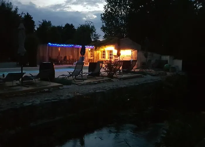 Les Cygnes Noirs Aujac (Charente-Maritime)