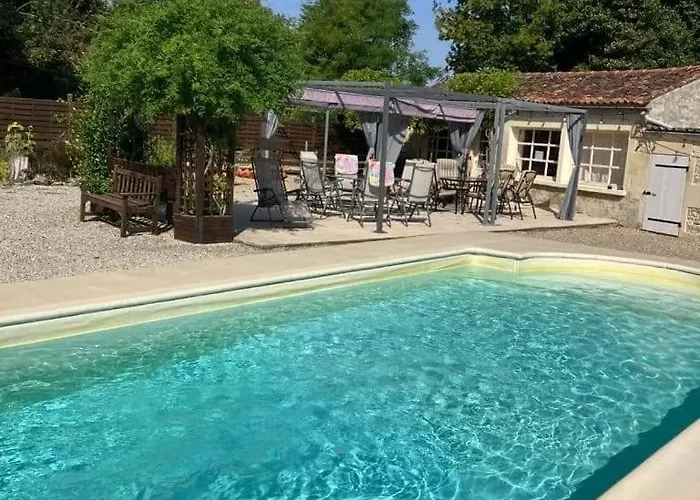 Bed and Breakfast Les Cygnes Noirs Aujac (Charente-Maritime)